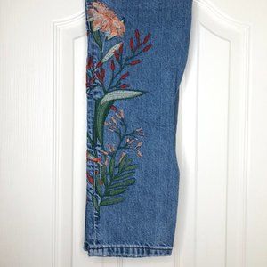 Floral Detail Straight Legged Mom Jeans